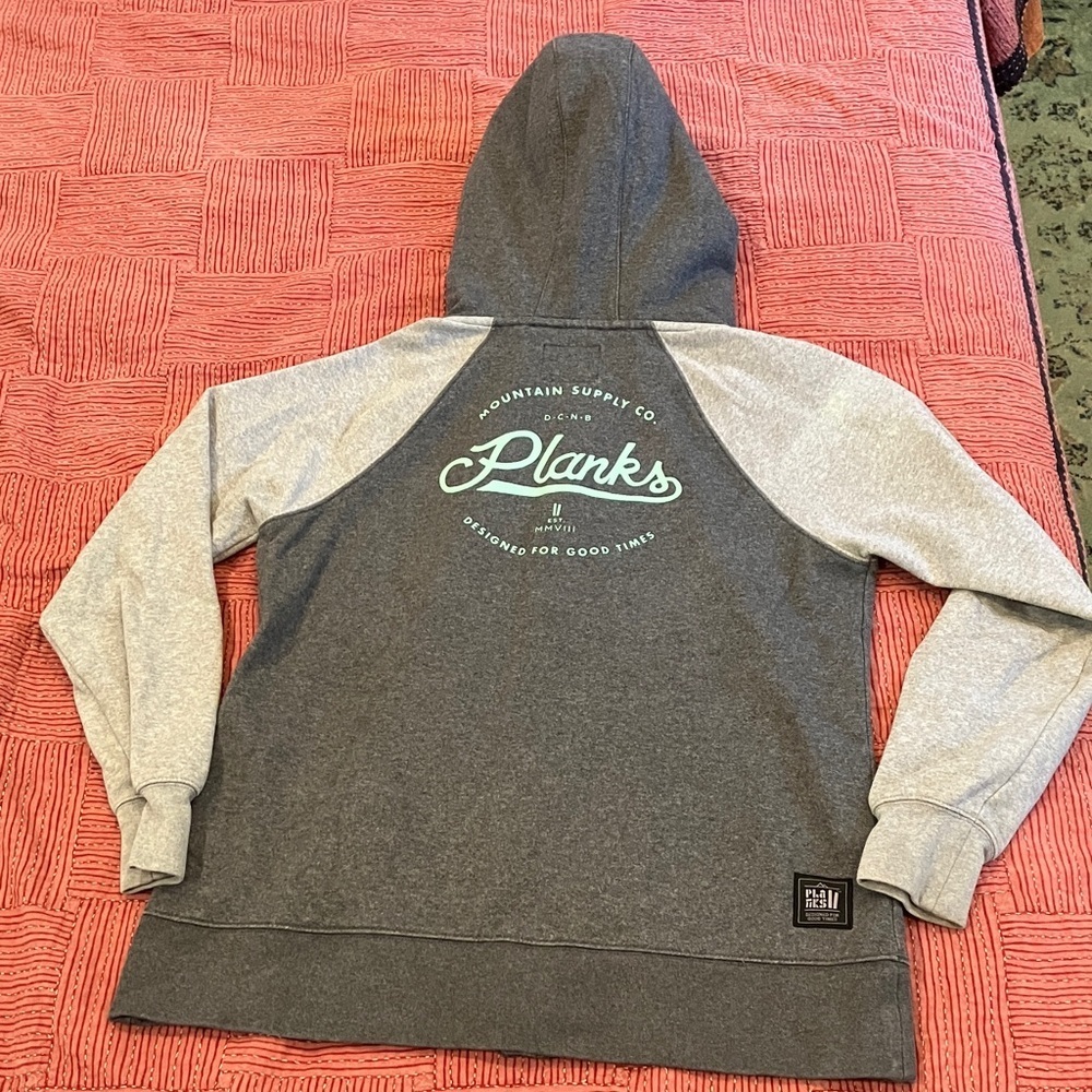 Planks II size medium men’s hoodie, street wear/skiwear brand clothing.